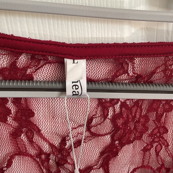 Red wine lace top. Raucous front. NWT Size L - Picture 2 of 4